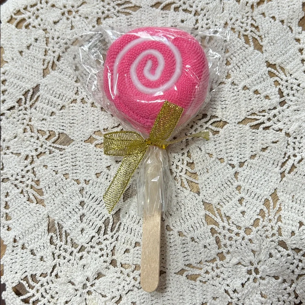 Sassy + Chic Pink Lollipop Towel NWT Sealed
